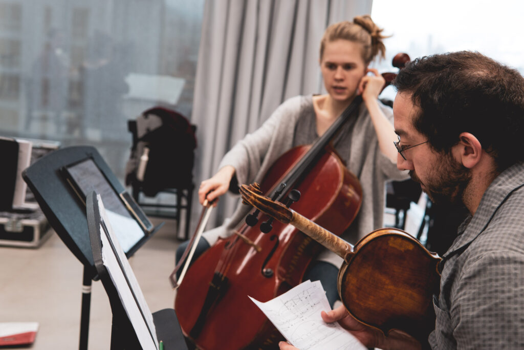 Zeitgenössische Musik erklärt in Workshops vom Dissolution Ensemble