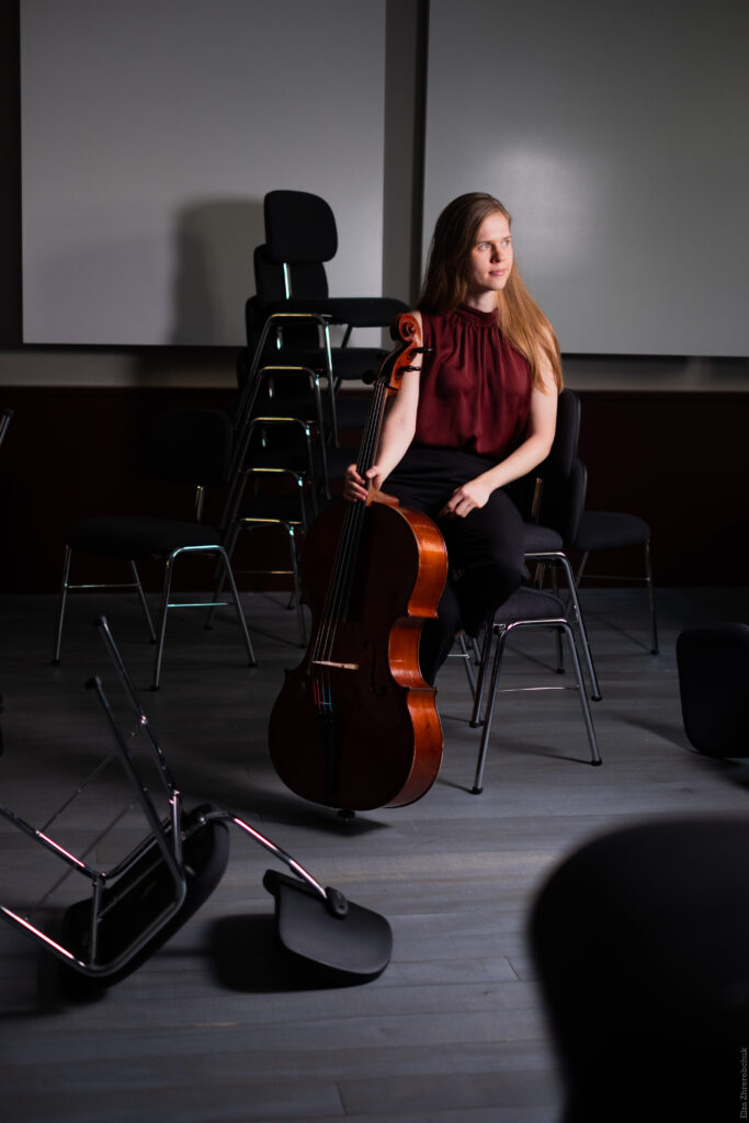 Charlotte Lorenz — Violoncello – Dissolution Ensemble